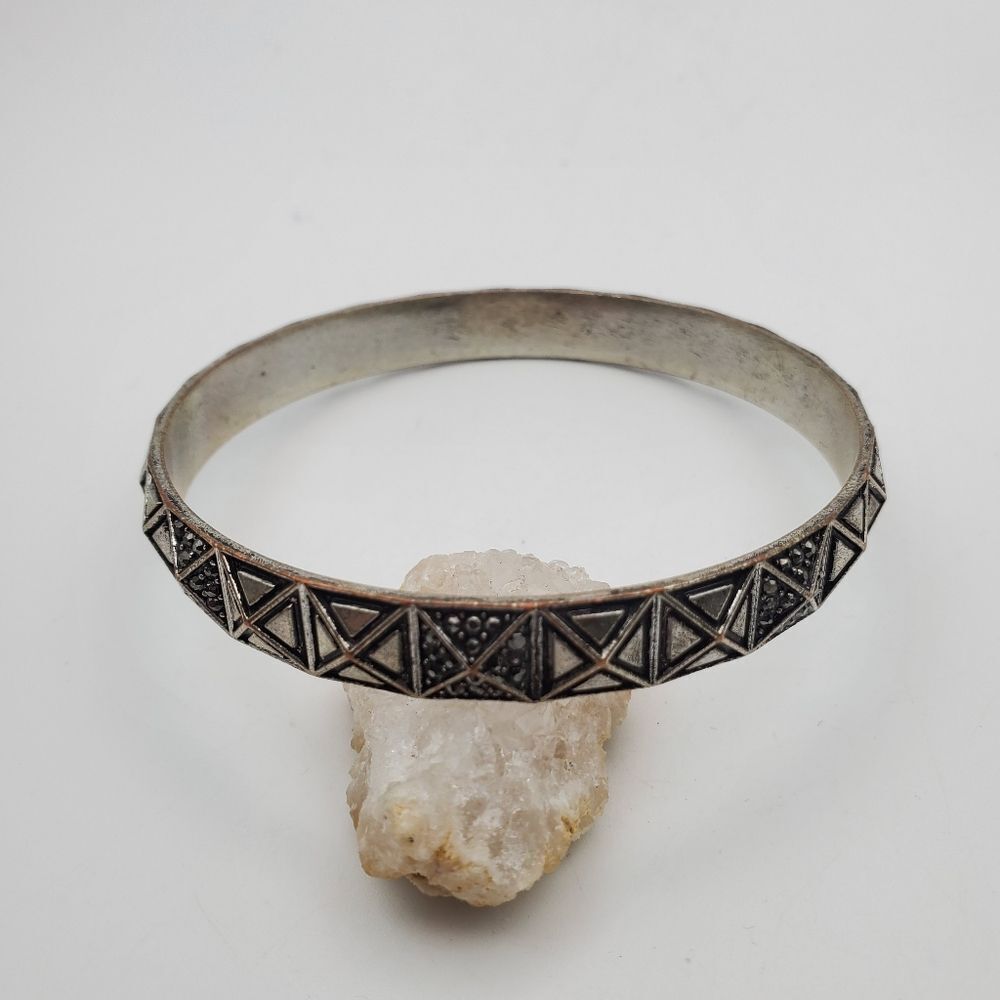 Aztec‎ crossed bracelet B1323